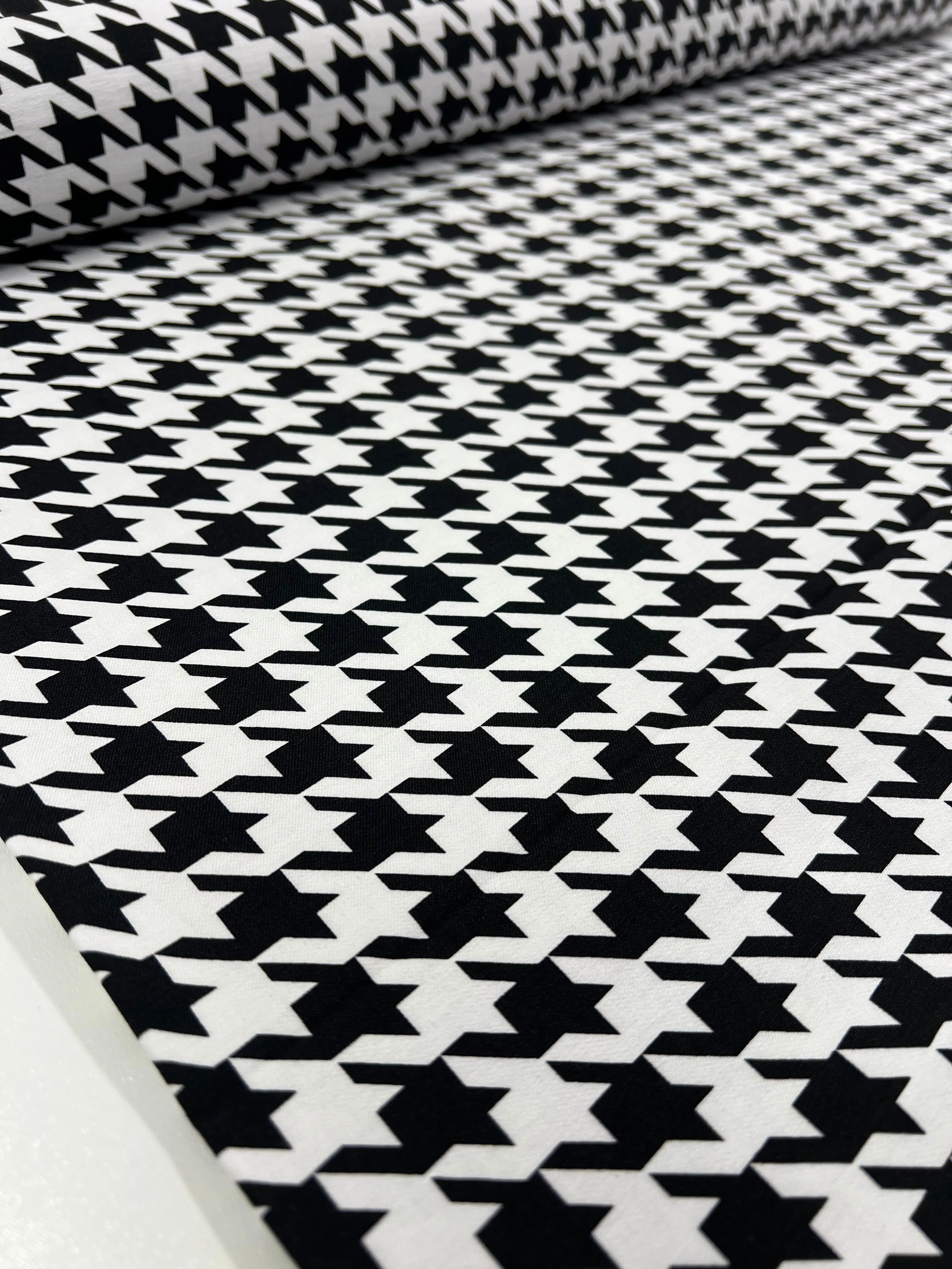 Printed Bengaline - Grande Houndstooth - 150cm